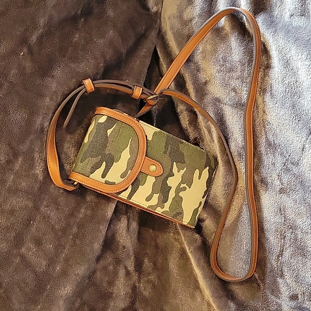 Maurices Camo Crossbody Purse